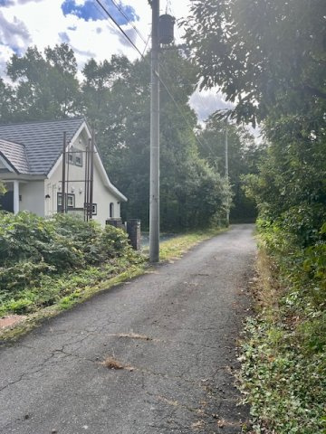 高島市マキノ町大沼中古戸建の前面道路含む現地写真