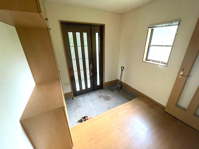 高島市マキノ町大沼中古戸建の玄関