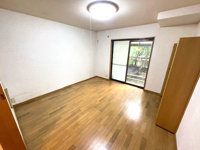 高島市マキノ町大沼中古戸建の洋室