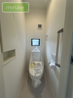 【トイレ】 | リビング階段　当社の近隣物件　栄町　全3棟　1号棟 | 同仕様施工例