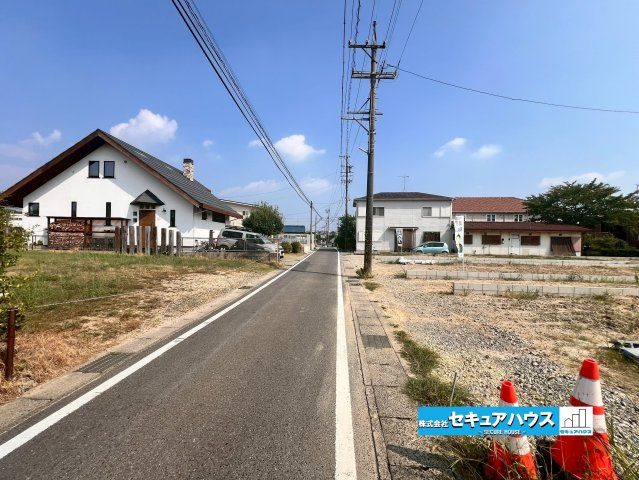 【今からご案内可能】大府市長根町6丁目　全5棟　の前面道路含む現地写真|事前予約にて現地ご見学いただけます！お気軽にお問い合わせください♪
■株式会社　セキュアハウス■
住宅ローンに強く、知識、経験豊富なスタッフ在籍
お客様に寄り添い、ご成約後もサポート致します。