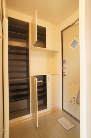 ヴィラーチェＡの玄関