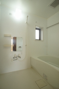 ヴィラーチェＡの浴室