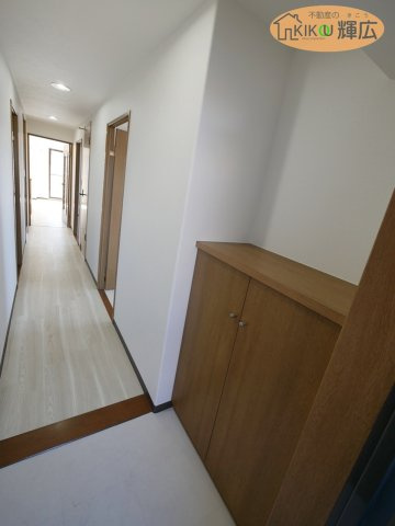 【玄関】 | リベール明石東二見Ⅰ　2階