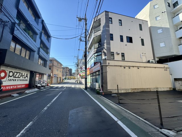 練馬区関町北4丁目　駅チカ×整形地　建築条件なし　限定1区画　の前面道路含む現地写真