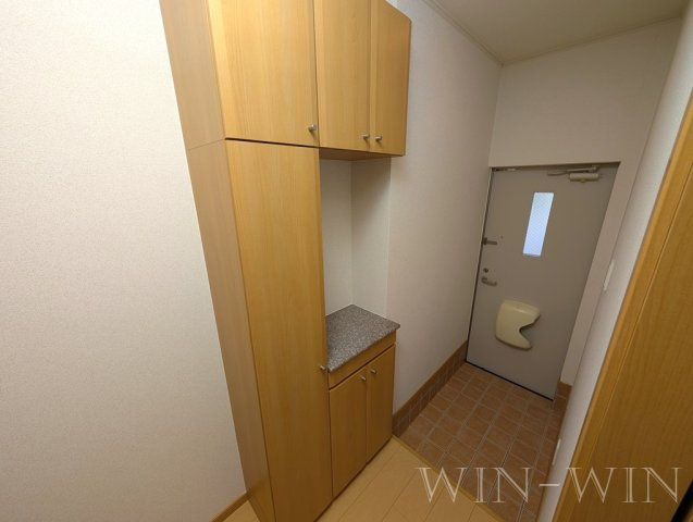 ヴィラス新栄の玄関