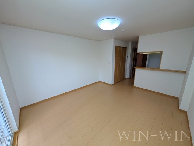 ヴィラス新栄の居間・リビング