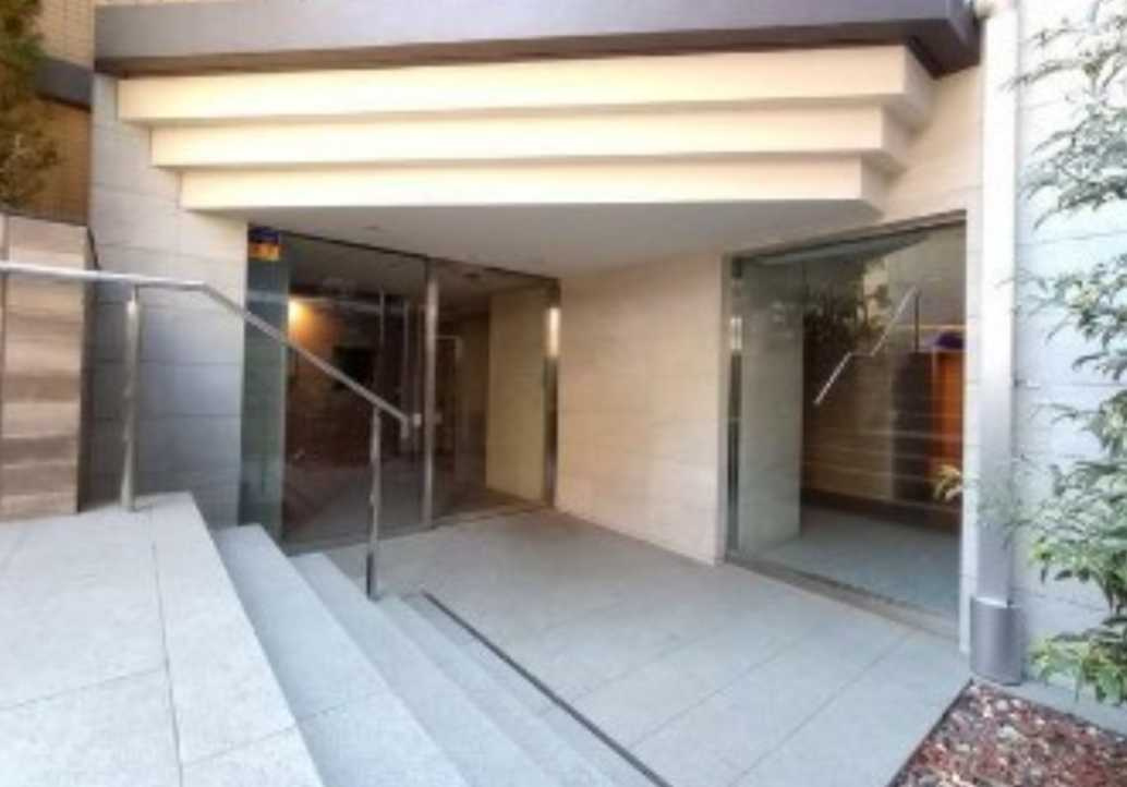 クレイシア三軒茶屋　ネット無料　分譲賃貸　高層階のエントランス