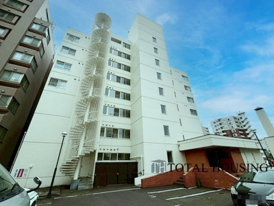 【外観】 | ライオンズマンション円山第2 | 流行に左右されず、将来にわたって価値が継続する「上質」な佇まい。親しみやすさが暮らしを豊かにしてくれる住空間です。