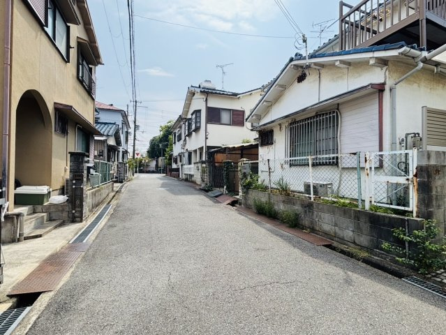 岸和田市土生町8丁目　古家付き土地の前面道路含む現地写真