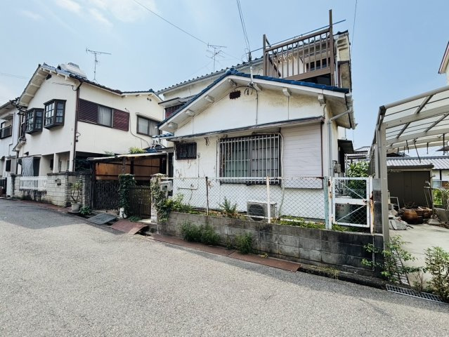 岸和田市土生町8丁目　古家付き土地の前面道路含む現地写真