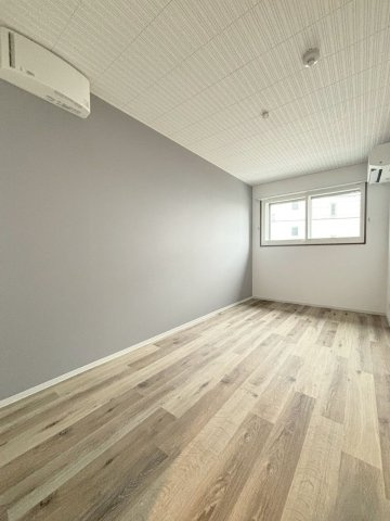 「防音マンション」VORT野方レジデンスの居間・リビング|防音室は防音床、防音壁、防音天井となっており、まさに楽器を演奏するためにつくられた24時間楽器演奏可能の防音室です