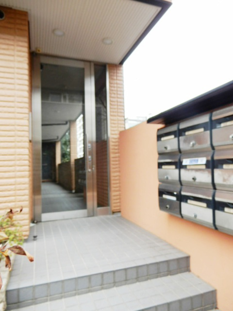 ラフィーネ野沢のエントランス