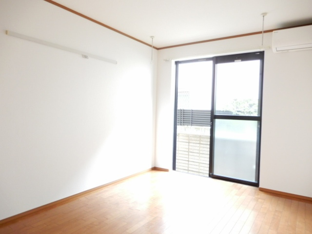 ラフィーネ野沢の居間・リビング