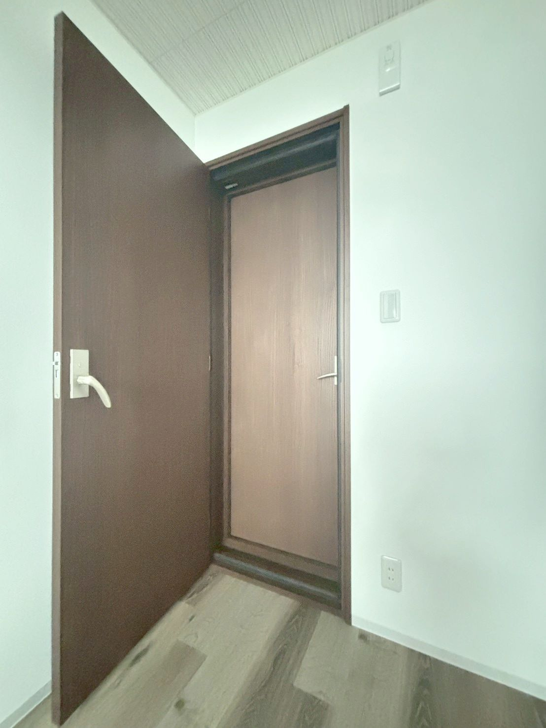 「防音マンション」VORT野方レジデンスの内装|2重防音扉になっています。