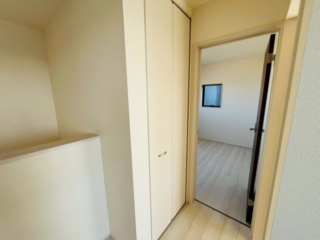 【Livele Garden】　古河市鴻巣　第６　全4邸の収納|〇２号棟　収納〇
2階ホールにも収納スペースがございます。あると嬉しいプラスワンのスペースです（＾＾）
2026年1月撮影
