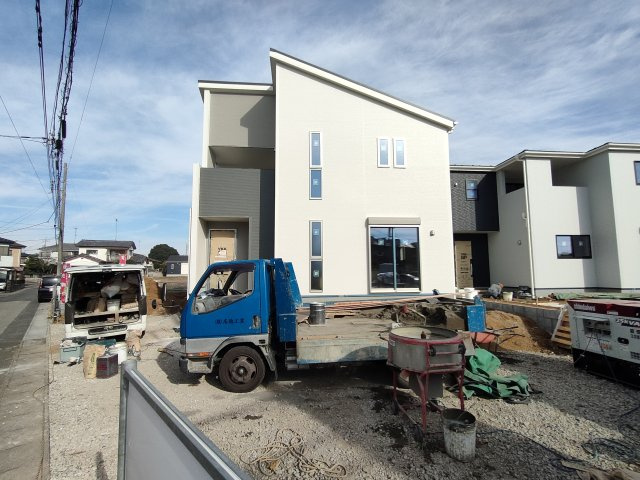 【Livele Garden】　古河市鴻巣　第６　全4邸の外観|〇１号棟〇
広々LDK18帖！キッチンパントリー、ファミリークローク付きの収納豊富なお家です♪
2025年11月撮影