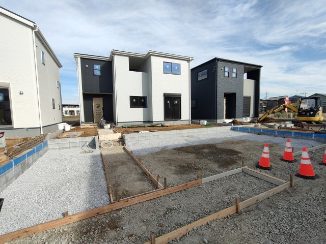 【Livele Garden】　古河市鴻巣　第６　全4邸の外観|並列2～3台駐車可能です♪
2025年11月撮影