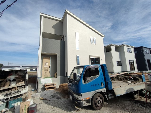 【Livele Garden】　古河市鴻巣　第６　全4邸の外観|〇１号棟〇
片流れの屋根がスタイリッシュな外観デザインです。
2025年11月撮影