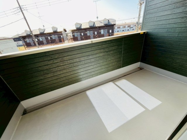 【Livele Garden】　古河市鴻巣　第６　全4邸のバルコニー|〇４号棟　バルコニー〇
屋根付きのインナーバルコニー♪お洗濯物を乾かす強い味方です（＾＾）
2026年2月撮影