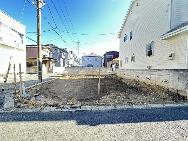 【外観】 | 新座市東3丁目　建築条件なし売地　全1区画　(志木本店) | 現地（2026年1月）撮影／角地ならではの陽当たりと風通しが魅力。