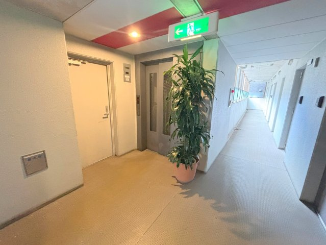 メゾンエトワルのロビー