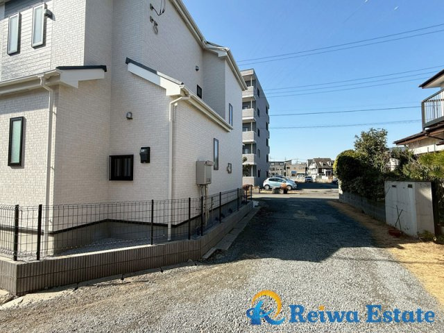 新築戸建　茅ヶ崎市香川4丁目の前面道路含む現地写真