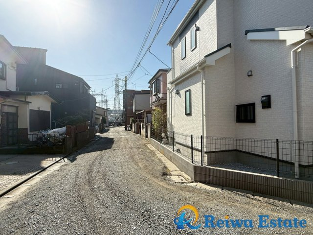 新築戸建　茅ヶ崎市香川4丁目の前面道路含む現地写真