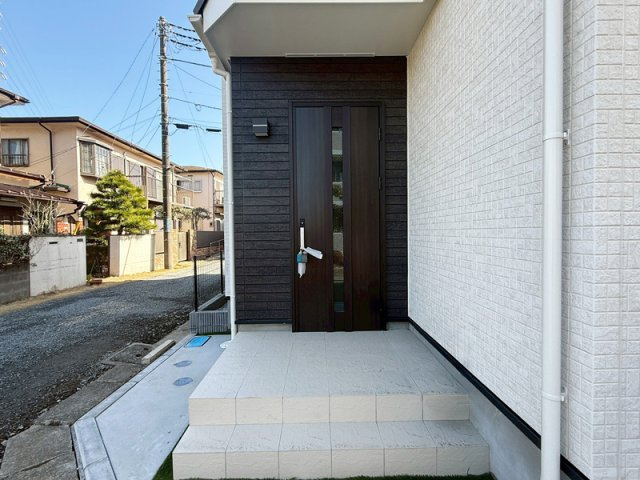 新築戸建　茅ヶ崎市香川4丁目の玄関