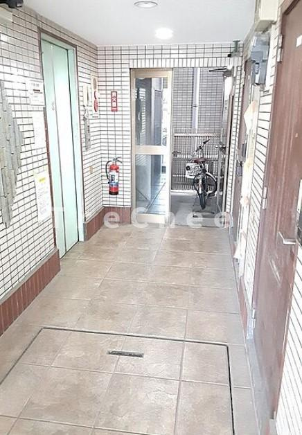 アーバンステージ赤羽のエントランス