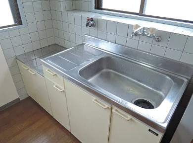 【大阪府】高槻市　一棟売アパートのキッチン