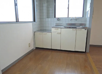 【大阪府】高槻市　一棟売アパートのキッチン