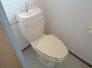 【大阪府】高槻市　一棟売アパートのトイレ