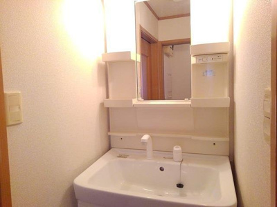 【洗面所】 | グランド・エース | 脱衣スペースもあります