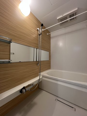 ルーエ清瀬の浴室