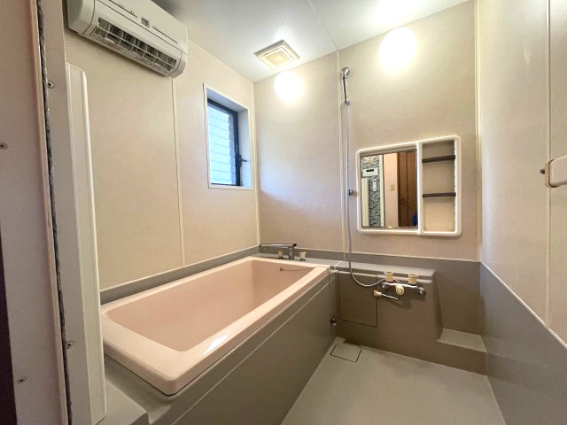 【浴室】 | 中古一戸建　高知市桜井町1丁目 | ２階