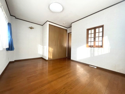 【洋室】 | 中古一戸建　高知市桜井町1丁目 | ３階8.3帖洋室