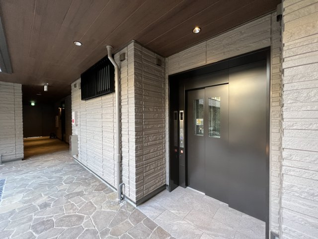 ルーエ清瀬のエントランス|エレベーター