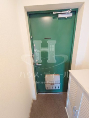 【玄関】 | T's garden蕨Ⅲ | 明るい玄関です