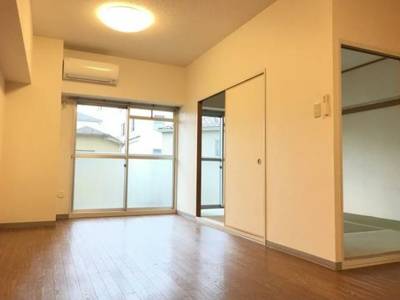 【居間・リビング】 | T's garden蕨Ⅲ | ゆったり過ごせるリビングです