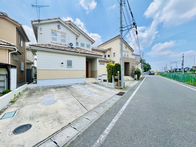 伊勢崎市昭和町の前面道路含む現地写真|駐車スペース2台可◎