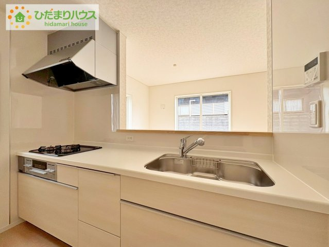 ひたちなか市平磯遠原町第1　新築戸建　1号棟のキッチン|リビングを見渡せるキッチンはお子様を見ながらでも料理が出来て安心ですね☆