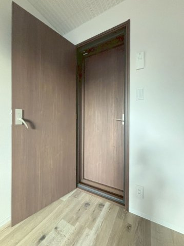 「防音マンション」VORT豊玉中レジデンスの内装|2重防音扉になっています。