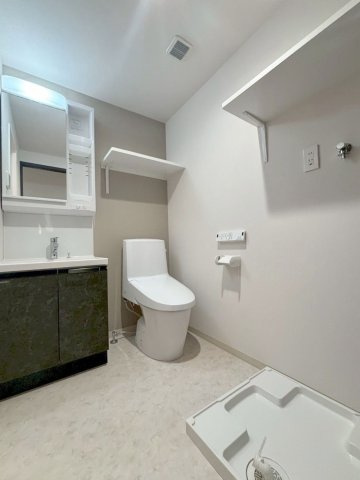 「防音マンション」VORT豊玉中レジデンスの洗面所|ゆったりとスペースのある洗面所