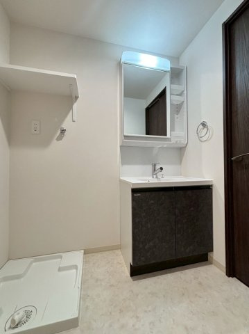 「防音マンション」VORT豊玉中レジデンスの洗面所|ゆったりとスペースのある洗面所