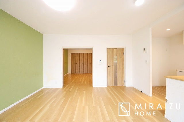 【居間・リビング】 | 明るいリビングは家族の笑顔の源です！
家族との時間をゆったりと過ごせるプランニングです！