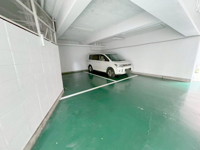 ヴィップ新大阪の駐車場