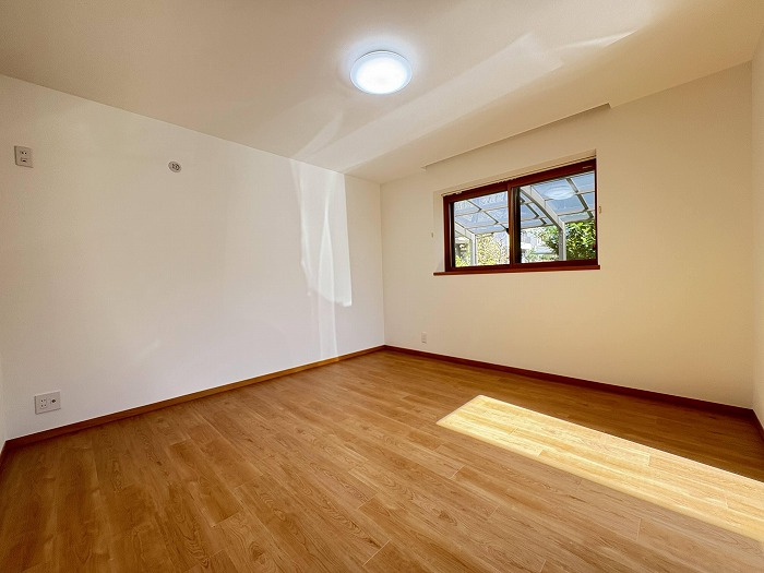 春日井市坂下町５丁目の洋室
