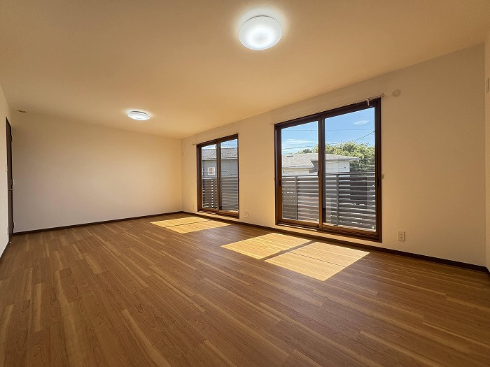 春日井市坂下町５丁目の洋室
