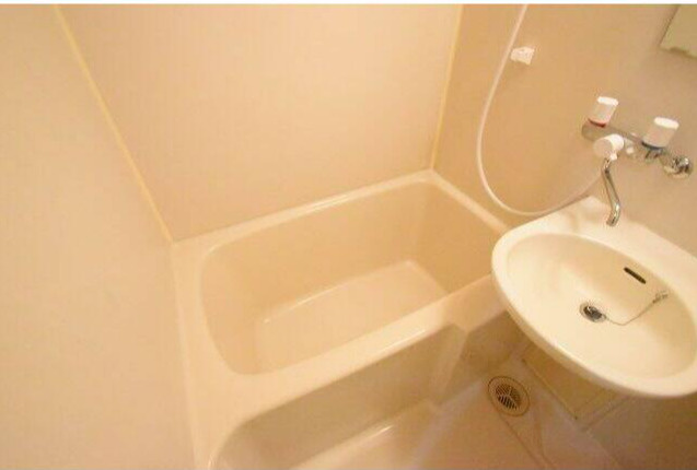 グランドパレス東北沢の浴室